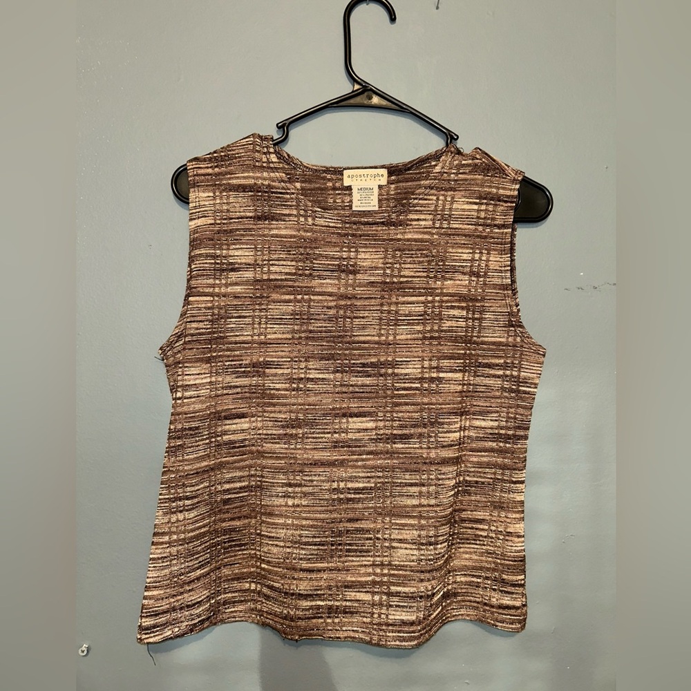 No sleeves textured top